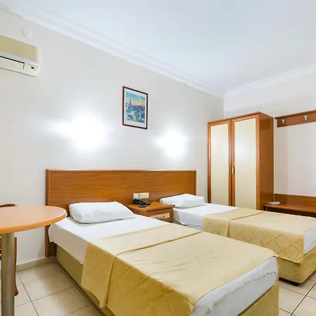 酒店 Alanya Beach Hotel 2*