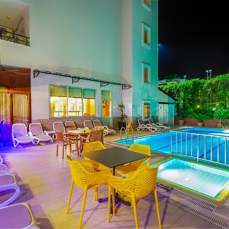 酒店 Alanya Beach Hotel 2*