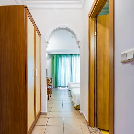 酒店 Alanya Beach Hotel 阿拉尼亚