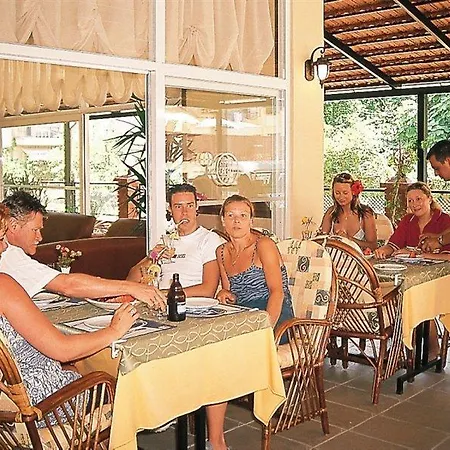Alanya Beach Hotel 阿拉尼亚