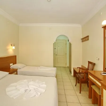 酒店 Alanya Beach Hotel 2*