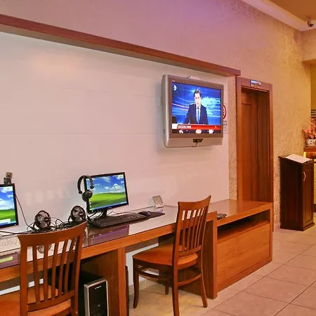 Alanya Beach Hotel מלון אלאניה