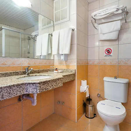 מלון Alanya Beach Hotel אלאניה