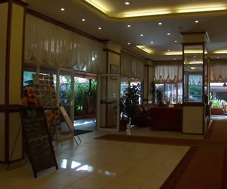 Alanya Beach Hotel מלון אלאניה